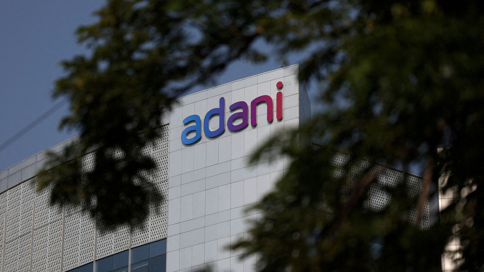 Adani Power Q4 Earnings: Net Profit Falls 5% to ₹2,599.2 Crore, But FY25 Power Output Soars 19.5% Year-on-Year!