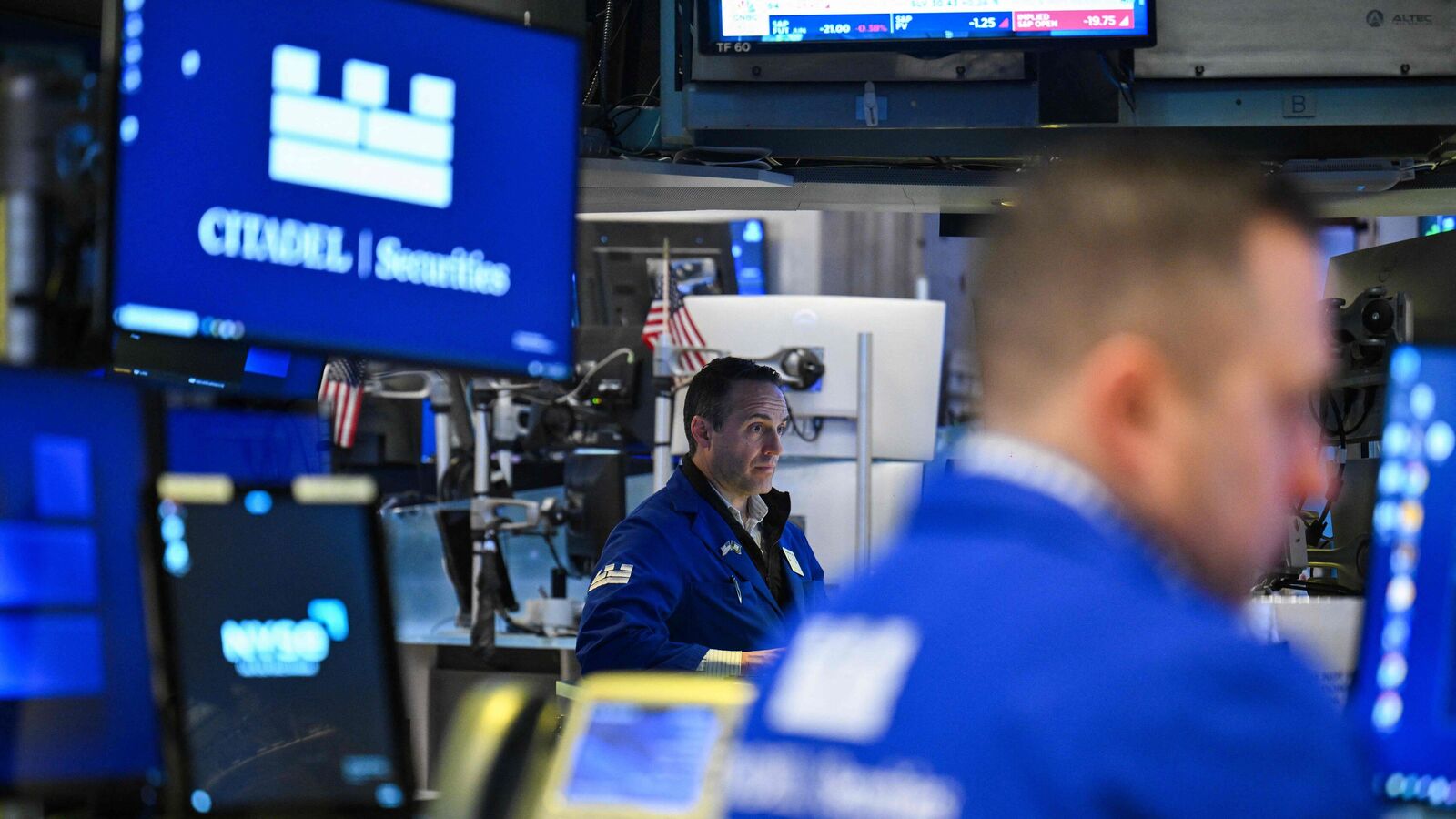 Market Meltdown: Nasdaq Plummets 2.6% and S&P 500 Falls 2% Amid Recession Worries Following Disappointing GDP Report
