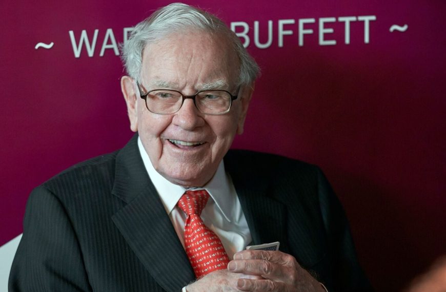 5 Key Insights from Warren Buffett at the 2025 Berkshire Hathaway Shareholders' Annual Meeting