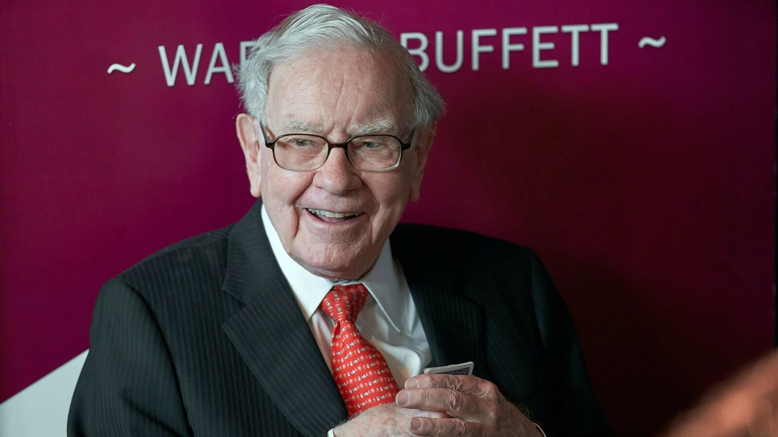 5 Key Insights from Warren Buffett at the 2025 Berkshire Hathaway Shareholders' Annual Meeting