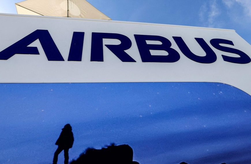 Airbus Declines to Absorb Tariff Costs for US Airline Imports, Stock Dips 5% Year-to-Date