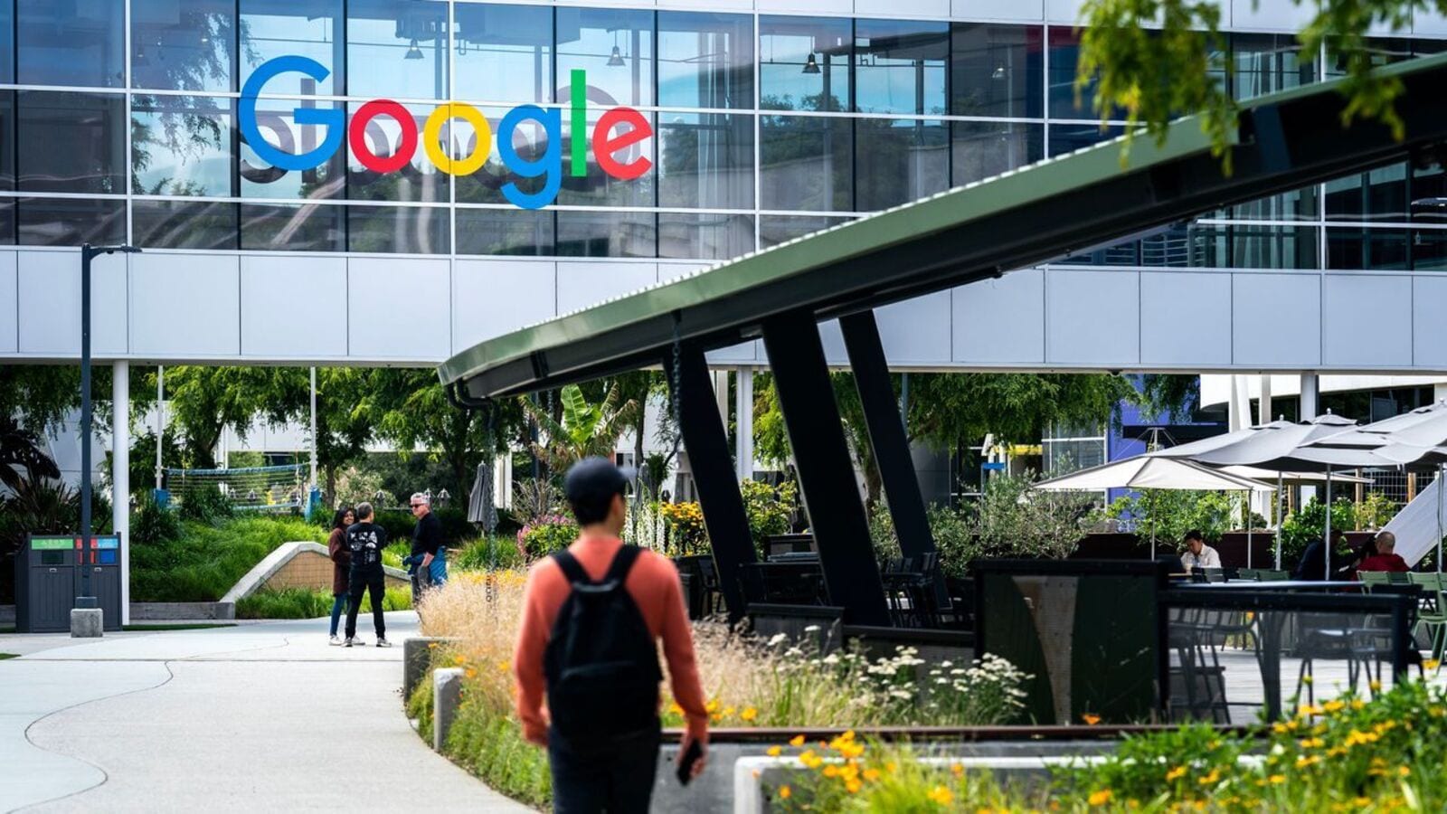 Alphabet Shares Plummet 7% in Just Five Days Amid AI Search Concerns: Investors Face $138 Billion Loss