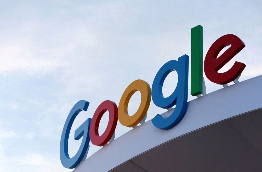 Alphabet's Stock Plummets 7%, Losing $150 Billion as Apple Introduces AI Search Features on Safari