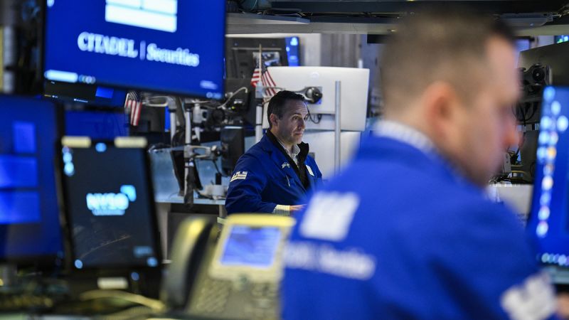 April Market Decline: S&P 500 and Dow End the Month in the Red as Economy Faces First Contraction Since 2022