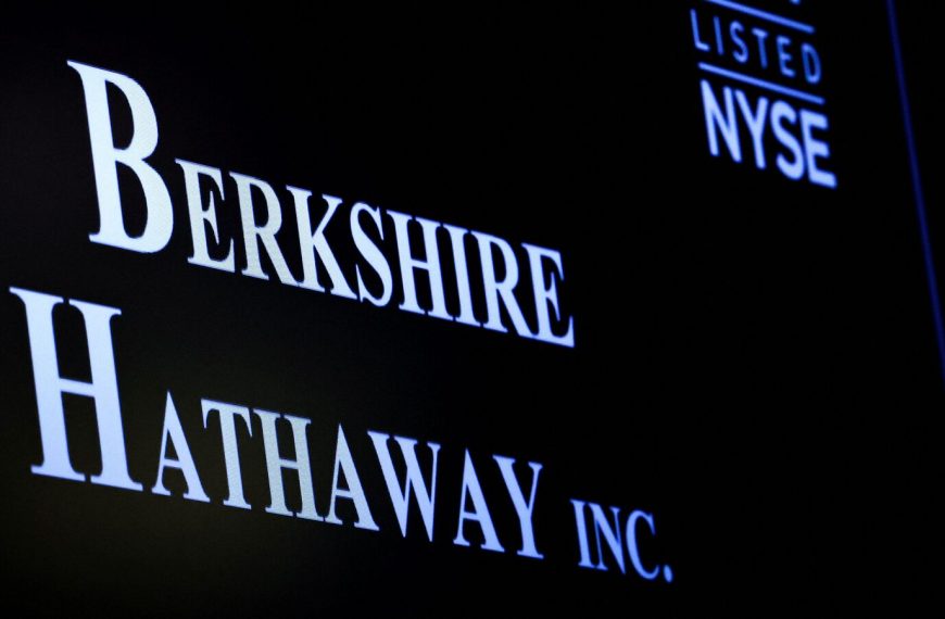 Berkshire Hathaway's Bold Move: Committing to Japanese Stocks for the Long Haul with 9.8% Stake in Mitsubishi and Four Others!