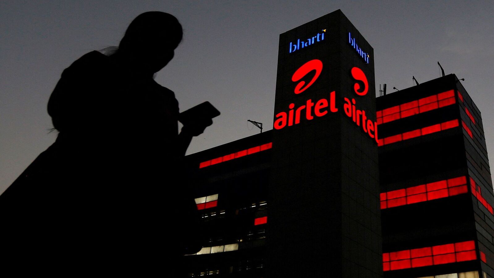 Bharti Airtel Q4 Earnings Soar: Net Profit Jumps to ₹11,022 Crore, Revenue Rises 27.3% Year-Over-Year, and Exciting Dividend Announcement!
