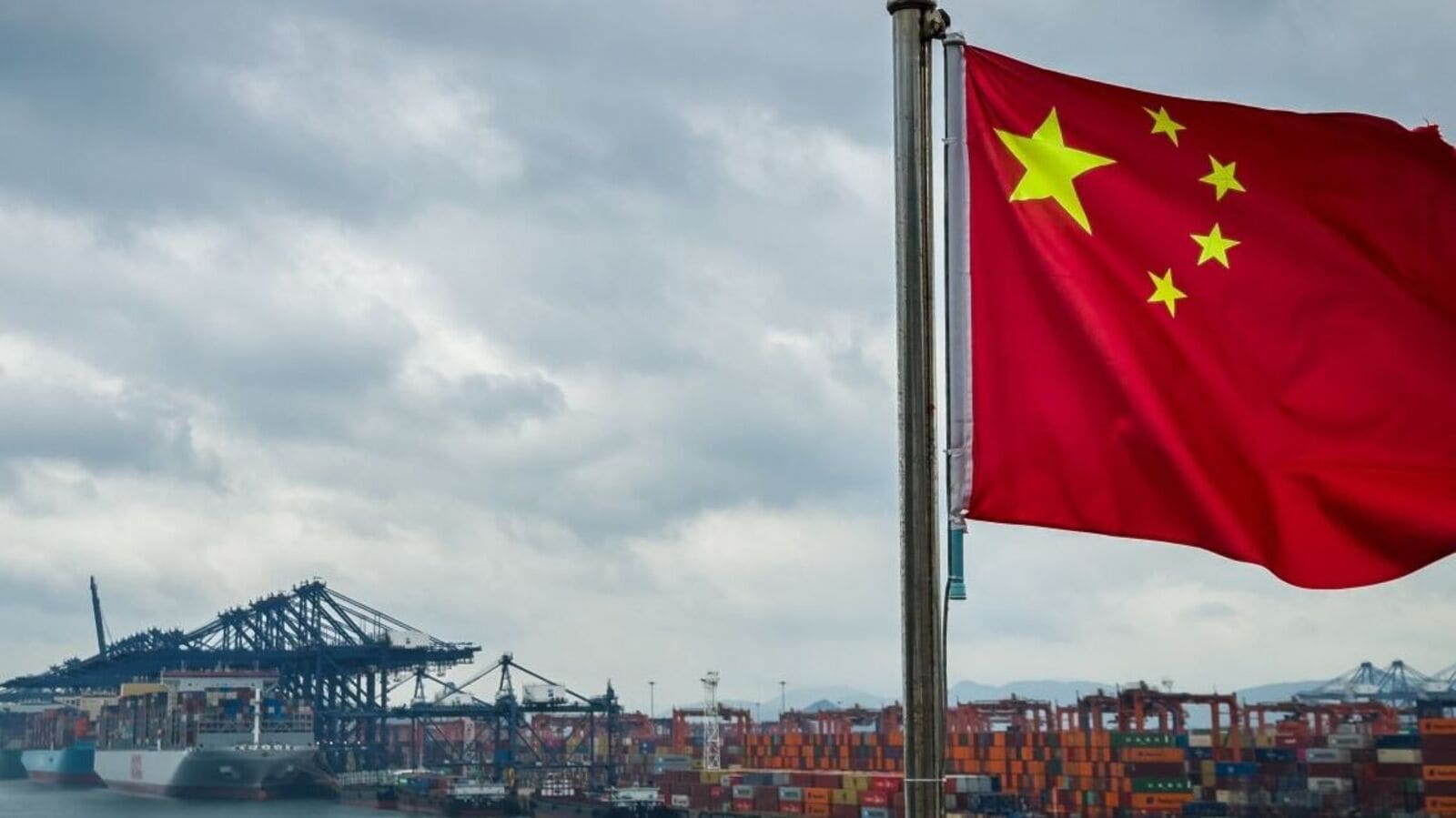 China's Major Stake in Pakistan Stock Exchange: Key Insights Amidst US-China Trade Developments