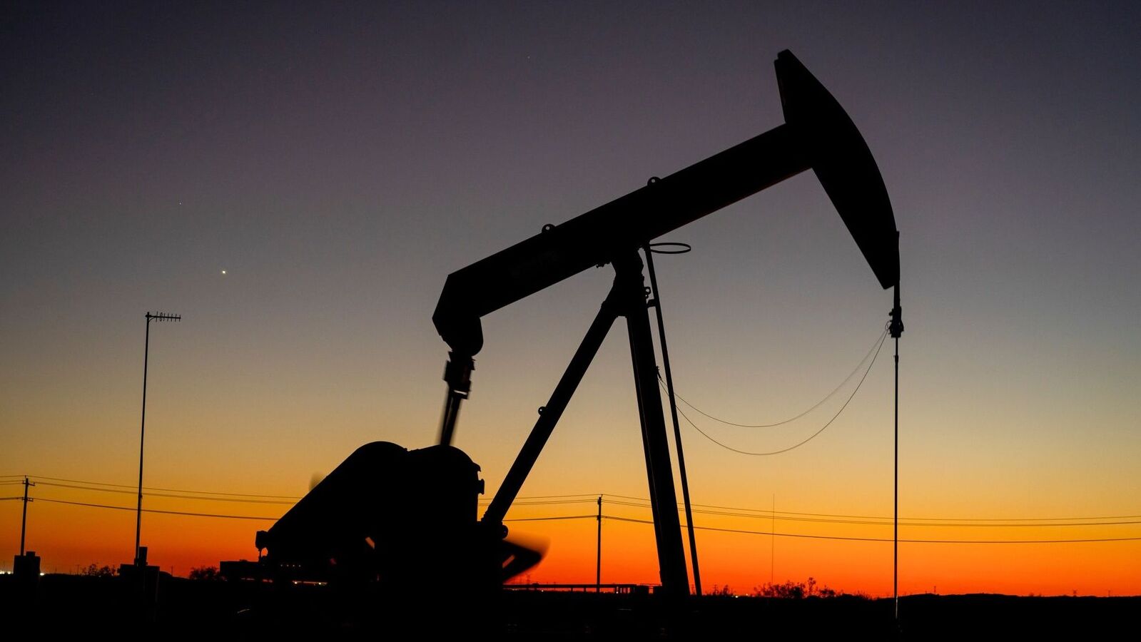 Crude Oil Sees First Weekly Surge Since April Amid US-China Trade Talks: Brent at $63, WTI Rises 4% in Just Five Days!