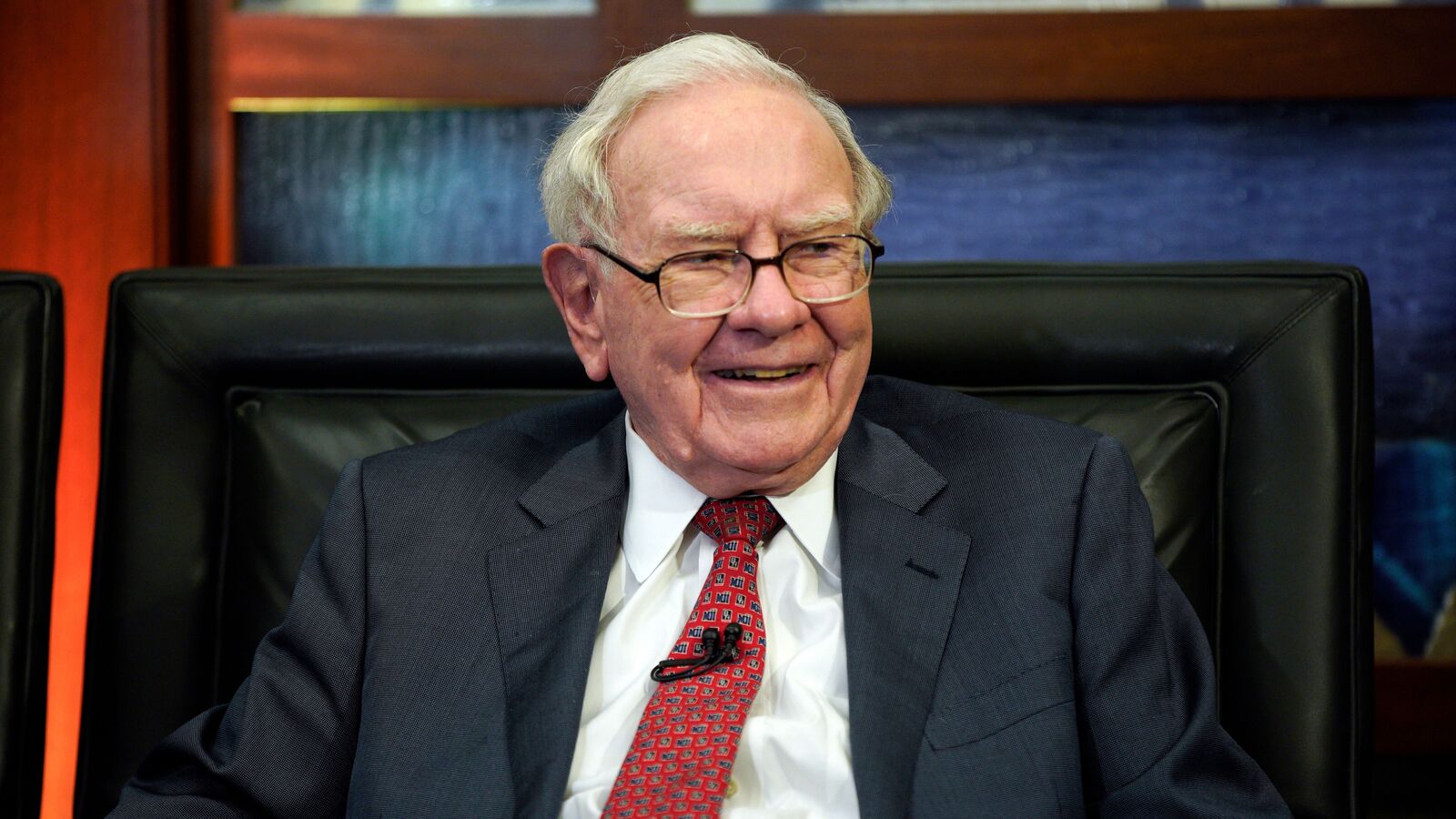 Don't Miss the 2025 Berkshire Hathaway Shareholder Meeting: Date, Time, and How to Watch Warren Buffett Live!