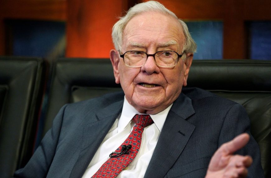 Equity vs. Real Estate: Warren Buffett's Surprising Preference Revealed - 'So Much Harder…'