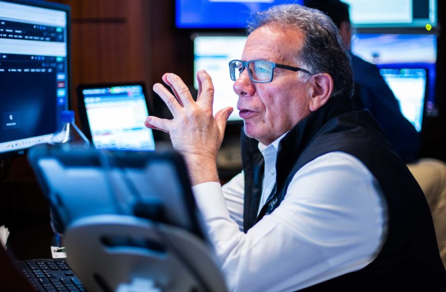 European Markets Poised for Mixed Opening Amid Ongoing Trade Uncertainty