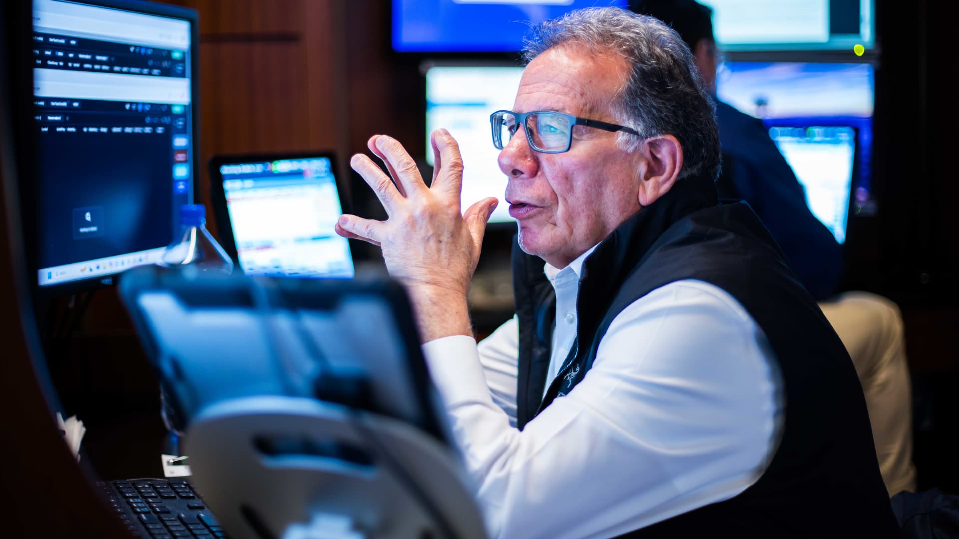 European Markets Poised for Mixed Opening Amid Ongoing Trade Uncertainty