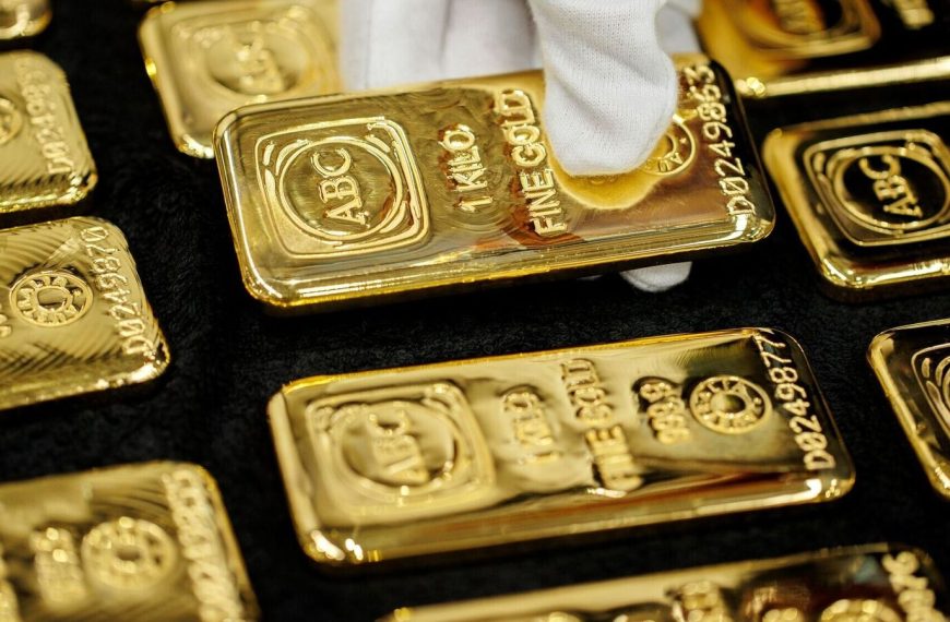 Gold Prices Surge Back to 94K on MCX: Is Now the Perfect Time to Invest in Gold?