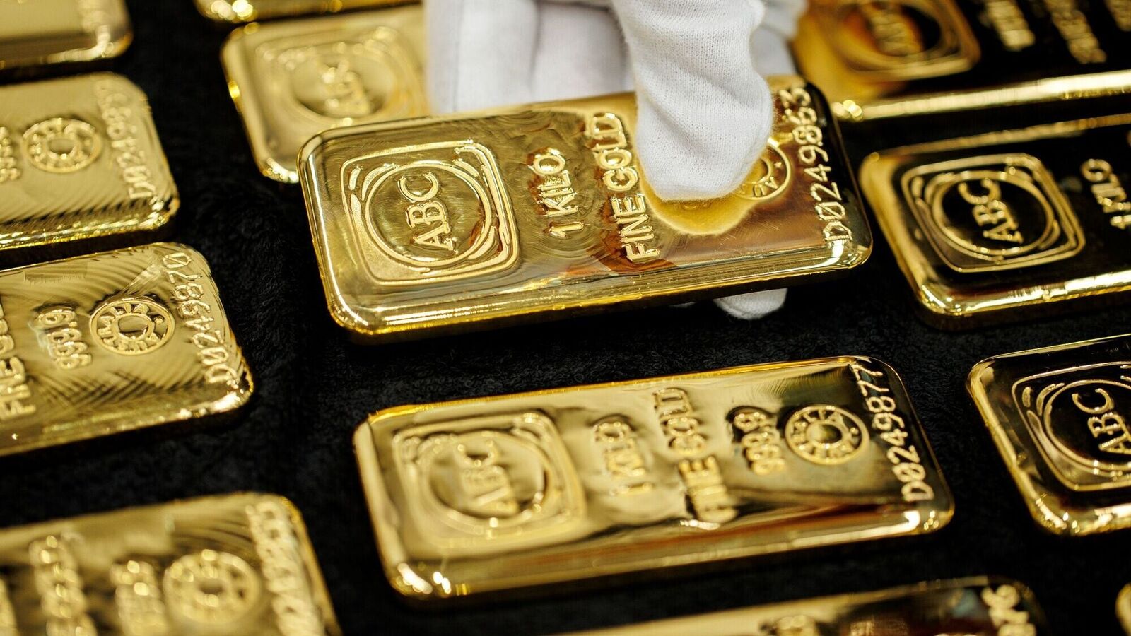 Gold Prices Surge Over 1% Today: Insights from Experts Ahead of US Fed Meeting and Key MCX Levels to Watch