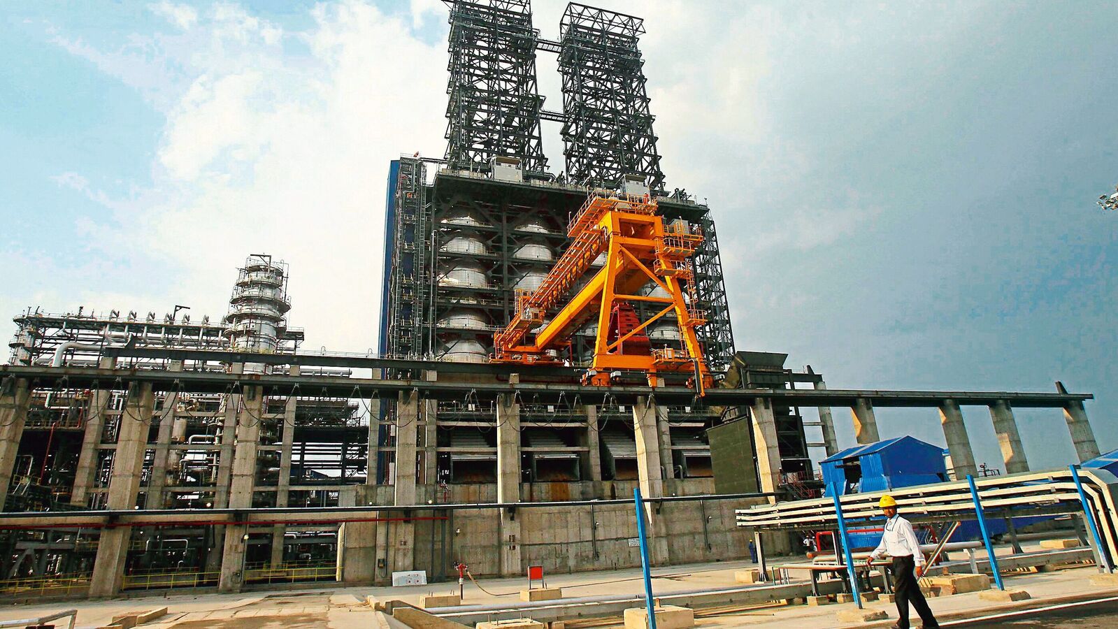 HPCL Q4 Earnings Surge: 18% YoY PAT Growth to ₹3,355 Crore and ₹10.50 Dividend Announcement!