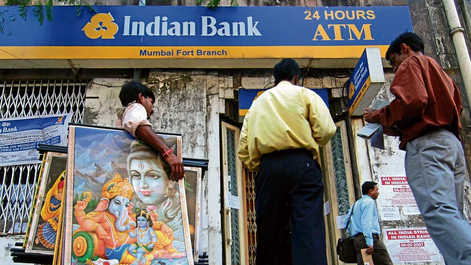Indian Bank Soars: Q4 Net Profit Surges 32% to ₹2,956 Crore with ₹16.25/Share Dividend Approval!