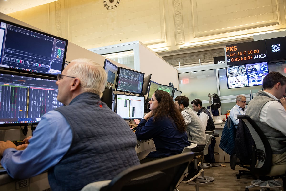 Investors Seek Clear Direction from Trump Following Turbulent April for Stock Market