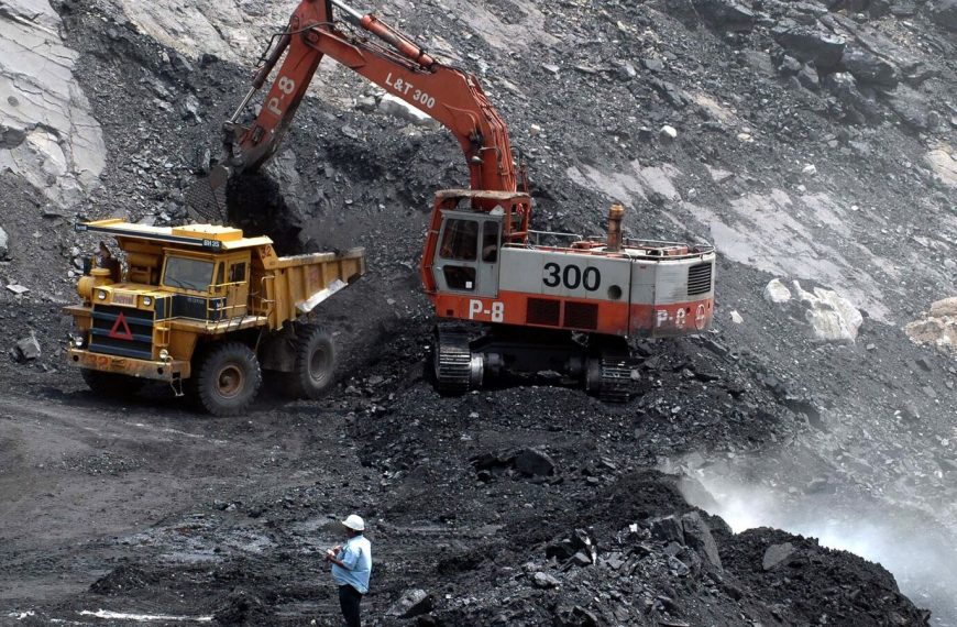 Is Coal India a Must-Buy Stock Before Q4 2025 Results? Analyzing Share Price Potential!
