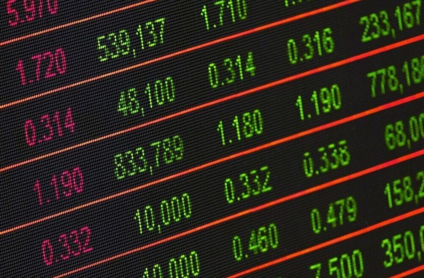 Iware Supplychain IPO Stumbles: Debuts at 10.5% Discount and Continues to Decline