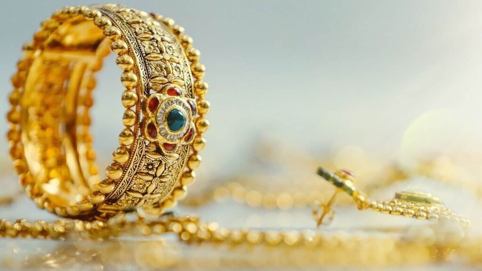 Kalyan Jewellers Soars After Q4 Results and Dividend Announcement, Defying Market Trends Amid India-Pakistan Tensions