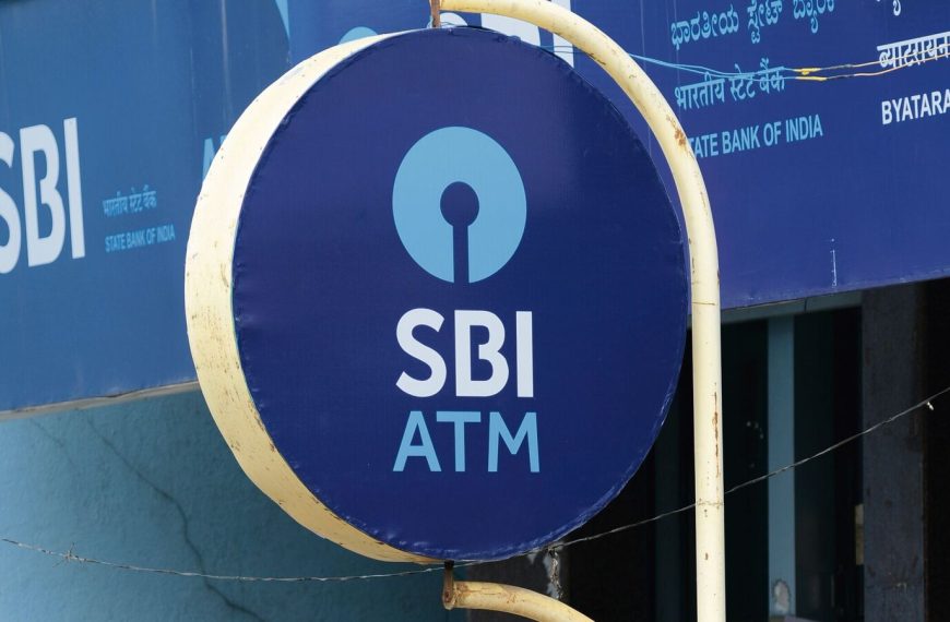 Key Q4 Earnings Reports: SBI, DMart, Kotak Mahindra Bank & More Set to Release Results on Saturday, May 3