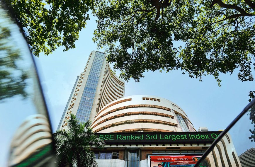 Market Outlook: US Fed Decisions, Q4 Earnings, India-Pak Tensions, and Global Trends to Shape Indian Stock Market