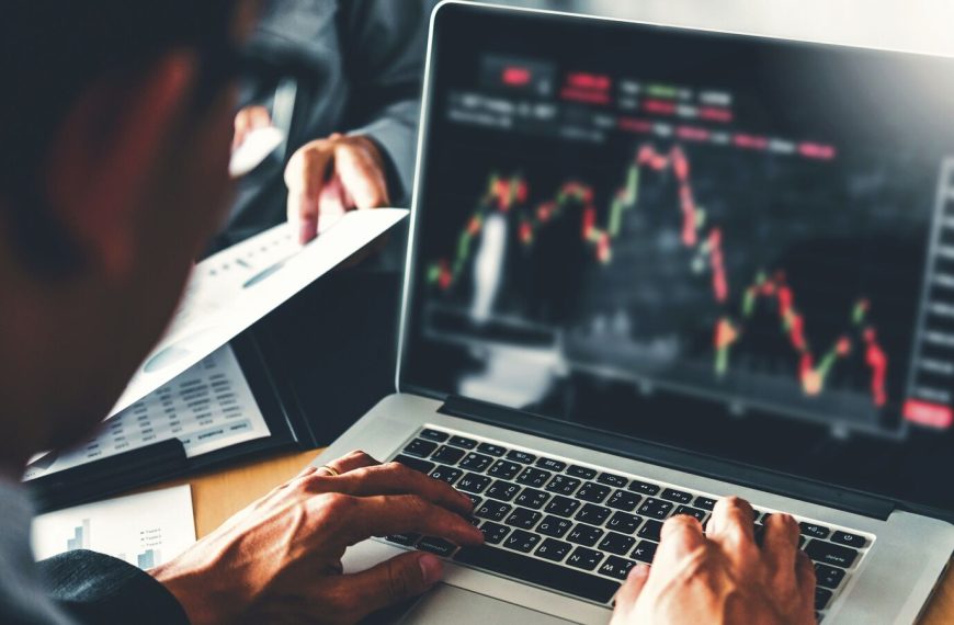 Market Surge: Top 10 Firms Gain ₹2.31 Lakh Crore with Reliance and HDFC Bank Leading the Charge!