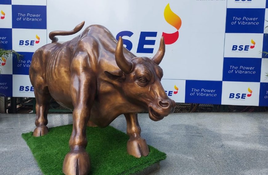Market Update: Nifty Holds Steady at 24,700 as Sensex Gains 180 Points – Top 5 Highlights You Need to Know!