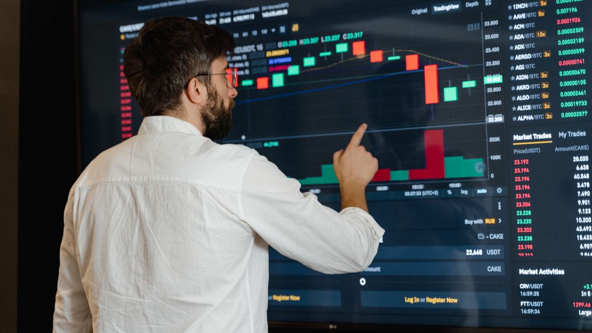 May 2025 Dividend Watchlist: Top 5 Must-Watch Stocks for Income Investors