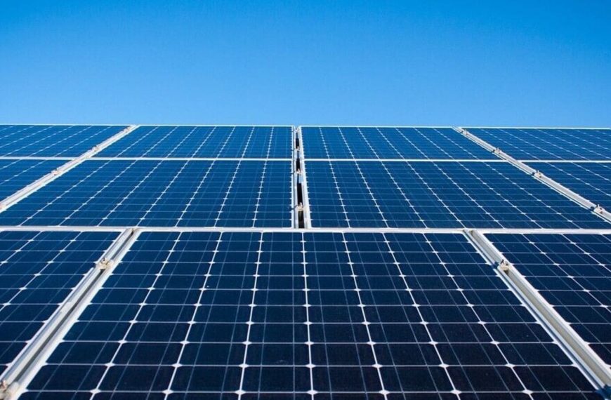 Mid-Cap Renewable Energy Stock Soars 4.5% Following Successful Solar Project Launch in Rajasthan