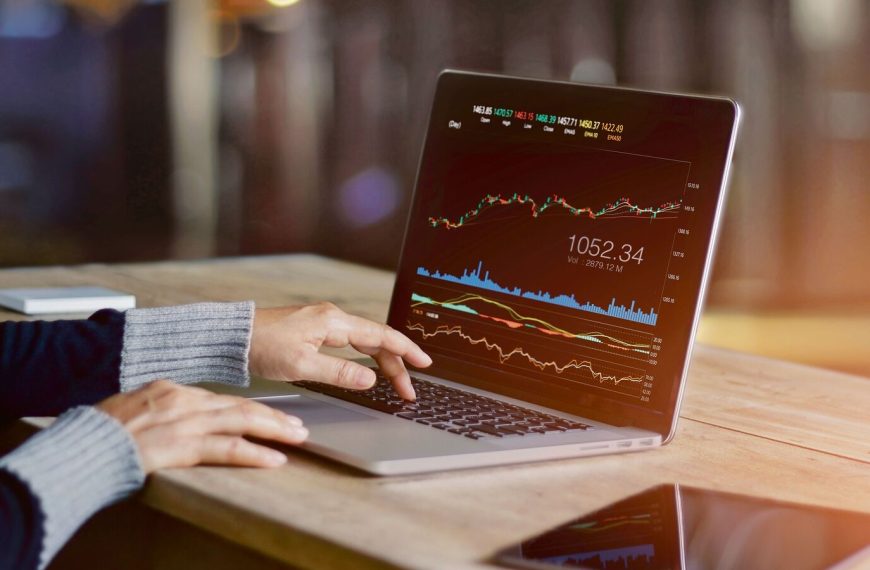 Motilal Oswal Increases Investment in Kalyan Jewellers and Coforge: Discover the Latest Shareholding Insights