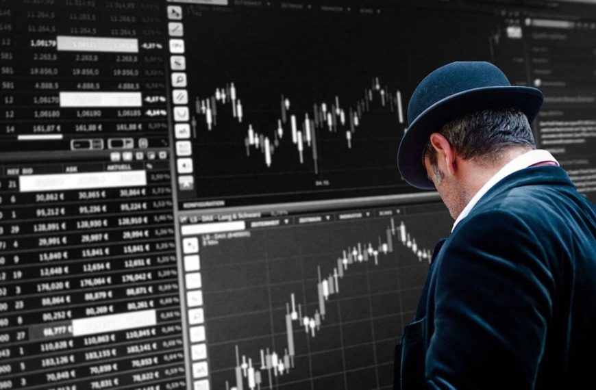 Navigating Market Volatility: Should You Buy the Dips or Sell the Rallies Amid India-Pakistan Tensions?