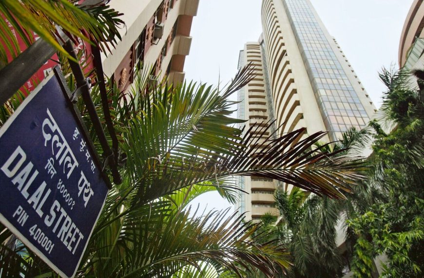 Nifty 50 Surges Past 24,700 Amid India-Pakistan Ceasefire: Key Levels to Monitor This Week