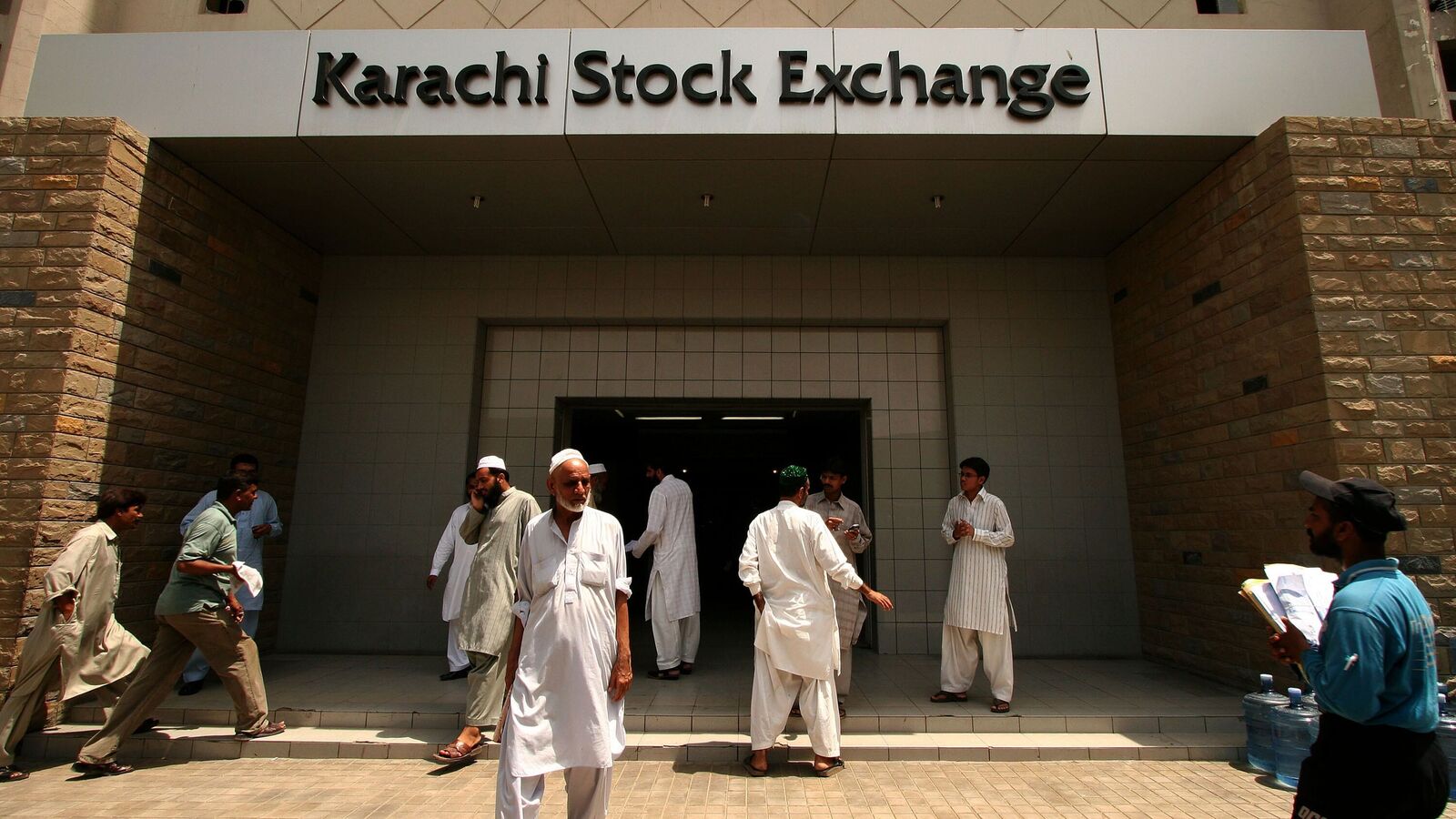 Pakistan Stock Market Plummets: KSE 100 Index Drops 9% in Just Four Days Amid Rising India-Pakistan Tensions, Down 7% Year-to-Date