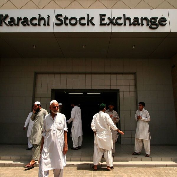 Pakistan Stock Market Surge: KSE 100 Index Rebounds After 4-Day Decline Amid India-Pakistan Tensions