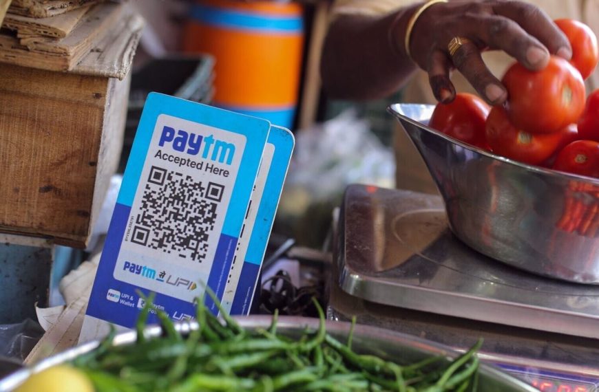 Paytm Shares Dip 3% as Antfin Plans ₹2,200 Crore Stake Sale Through Block Deal