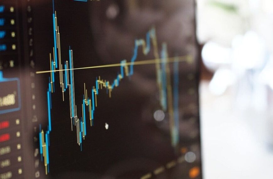 Piramal Enterprises Q4 Earnings: Net Profit Falls 25% YoY to ₹102 Crore, Dividend Announced – Full Details Inside!