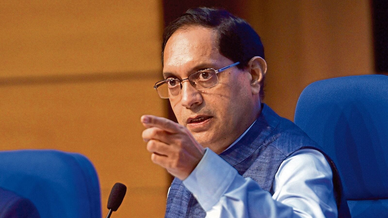 SEBI Chief Dismisses Aptitude Test for Retail Traders in F&O: Ensures Robust Fraud Prevention Measures in Place