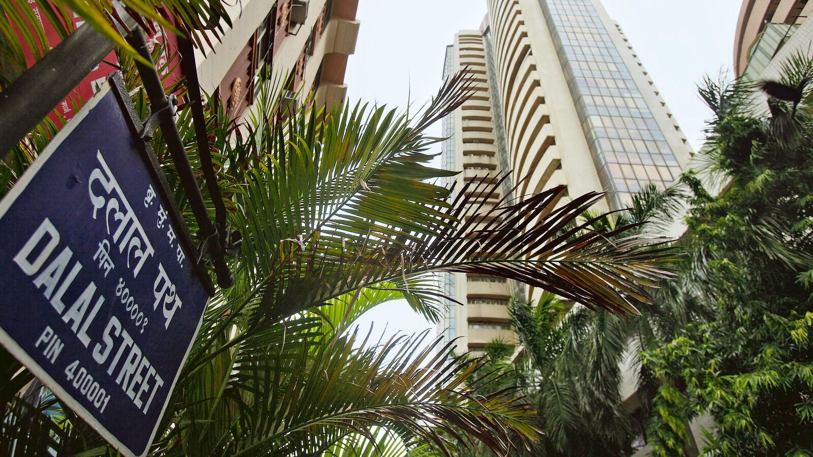 Sensex Soars Nearly 3000 Points and Nifty Approaches 25K Amid India-Pak Ceasefire and US-China Trade Deal Breakthrough