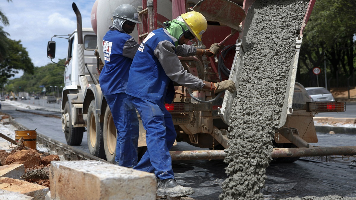 Shree Cement Q4 FY25: Profits Plunge 16% Despite Record Sales Volume Due to Rising Costs