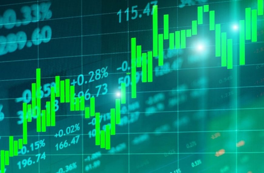 Small and Mid-Cap Stocks Soar: Discover the Driving Forces Behind Their Outperformance Against Large Caps!