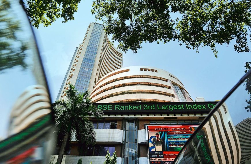 Stock Market Today: Nifty 50 & Sensex Climb Higher Despite Profit Booking, Marking Third Consecutive Week of Gains