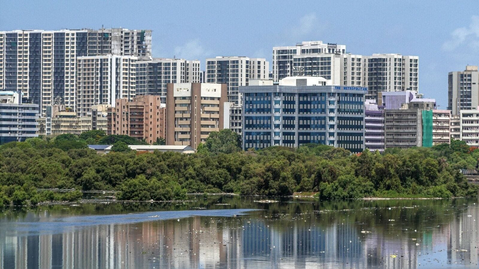 Sunteck Realty Q4 Earnings Plummet 50% to ₹50.4 Crore, Announces 150% Dividend and Fundraising Plans