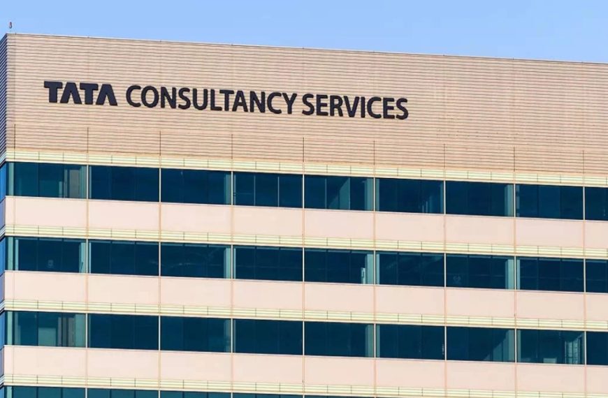 TCS Reduces Senior Employee Variable Pay for Third Consecutive Quarter: What It Means for the Workforce