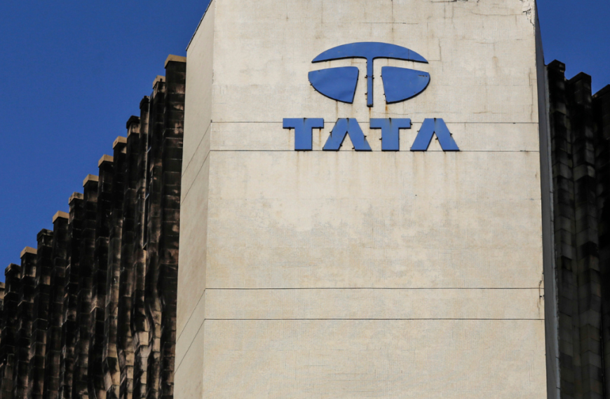 Tata Motors Hits Day's Low: Crucial Insights Ahead of Shareholders Meeting on Demerger