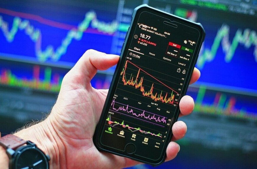 Today's Top Stock Picks: Expert-Recommended Buys for May 5th