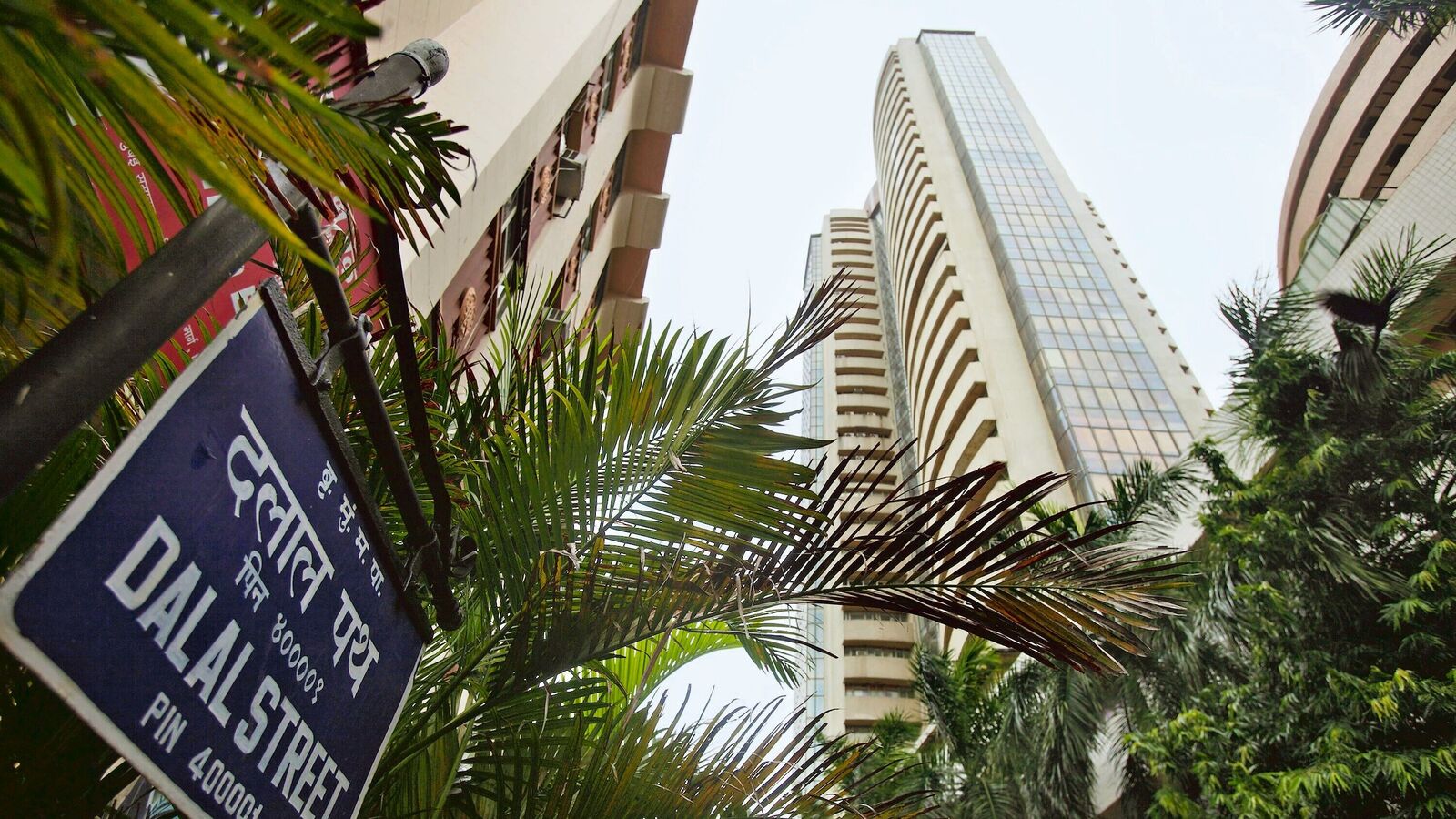 Top 3 Stocks Under ₹100 to Buy Now: Expert Picks Amid Rising India-Pakistan Tensions