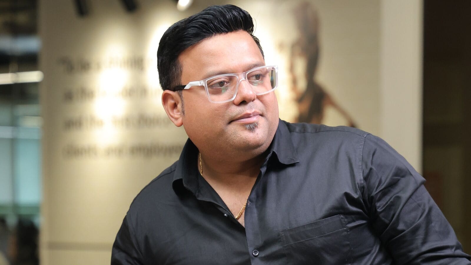 Top 3 Stocks Under ₹200: Mehul Kothari's Expert Buy or Sell Recommendations