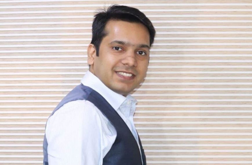 Top 5 Breakout Stocks to Buy or Sell Today: Expert Insights from Sumeet Bagadia - May 2, 2025