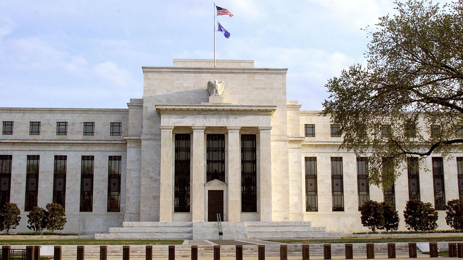 US Fed Policy Update: Barclays and Goldman Sachs Advance Rate Cut Predictions to July Following Robust Jobs Report